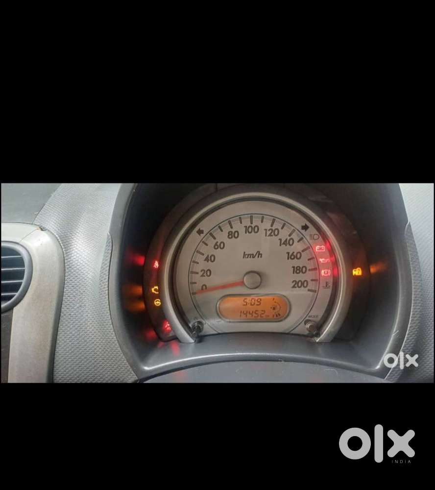 Maruti Suzuki Ritz Vxi, 2011, Petrol