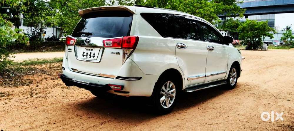 Toyota Innova Crysta, 2017