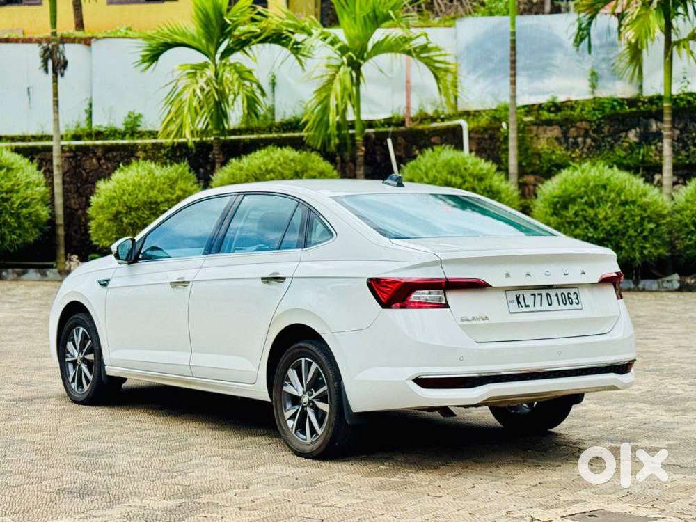 Skoda Slavia 1.0 Tsi Style At, 2023, Petrol