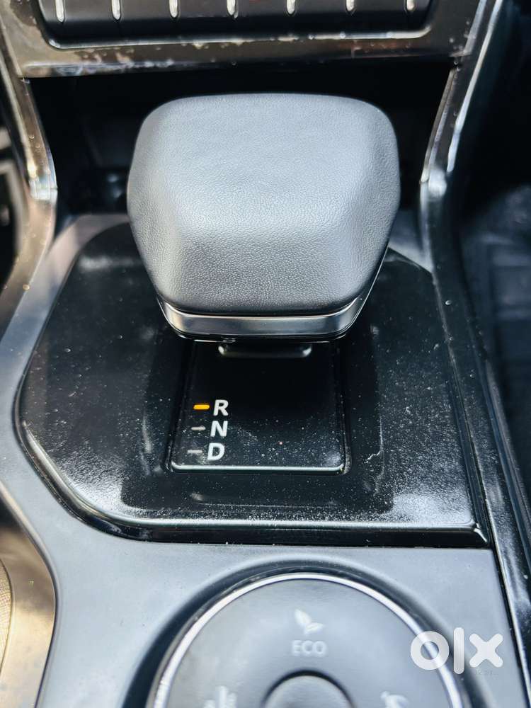 Tata Nexon Pure (s) 1.2 Petrol 6amt, 2025, Petrol