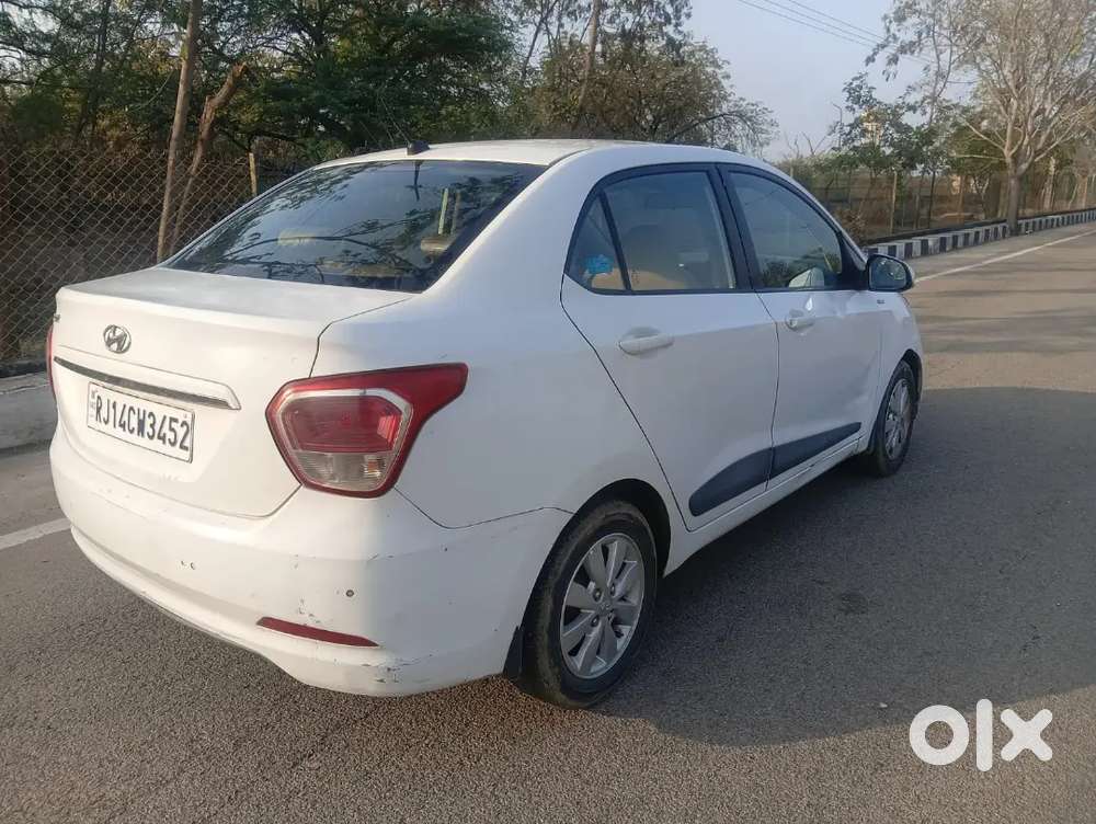 Hyundai Xcent Top Model 2014