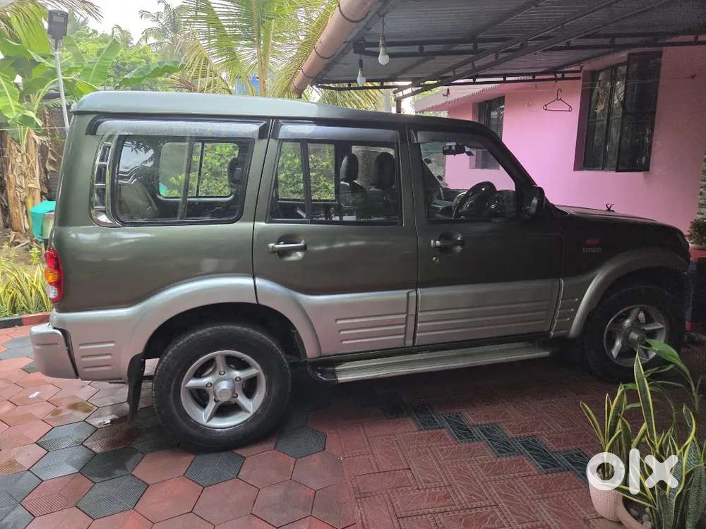 Mahindra Scorpio 2005