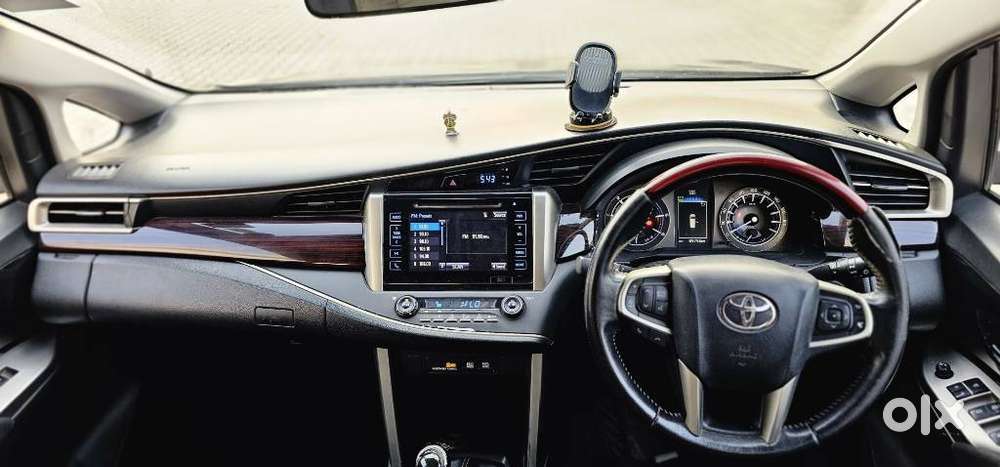 Toyota Innova Crysta 2.4 V 8 Str, 2017, Diesel