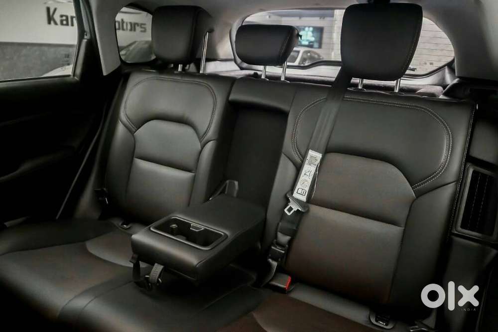 Maruti Suzuki Grand Vitara 1.5 Alpha Plus Intelligent Hybrid Ecvt, 2..