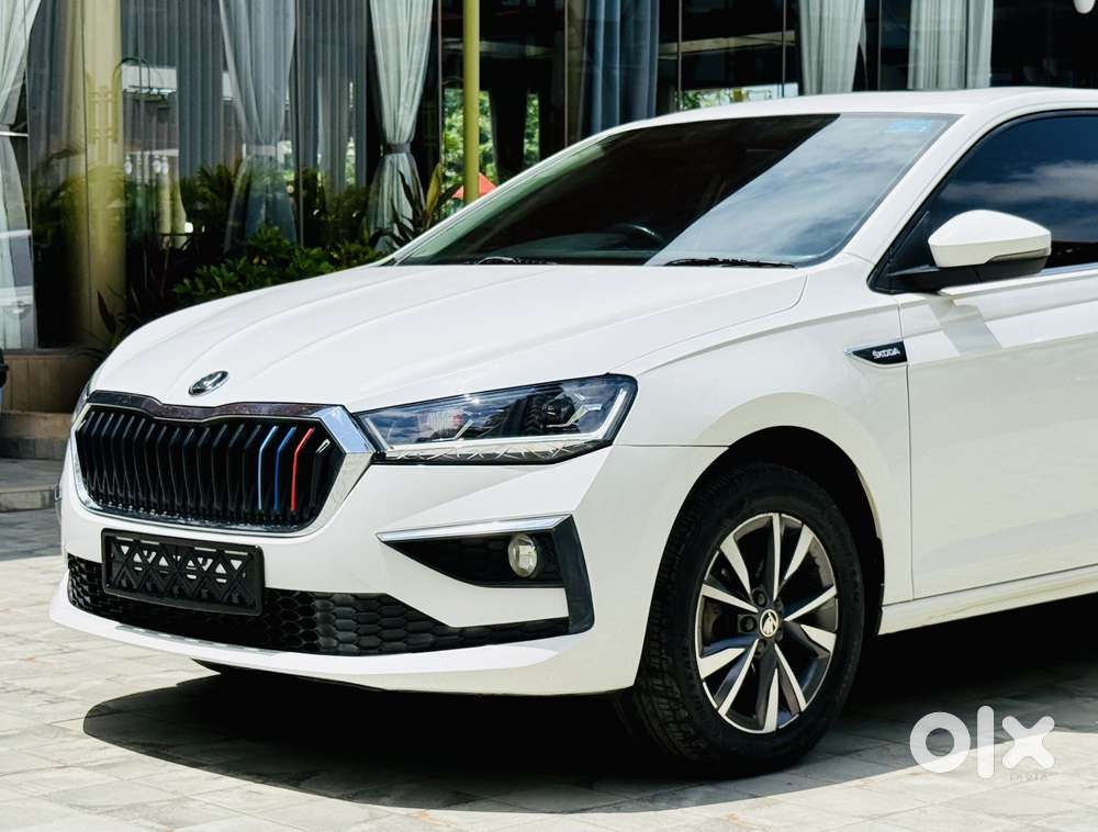 Skoda Slavia 1.0 Tsi Style At, 2023, Petrol