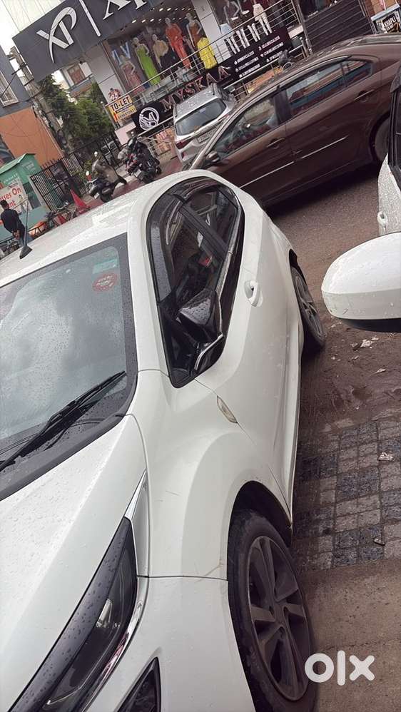 Tata Altroz Petrol 2023