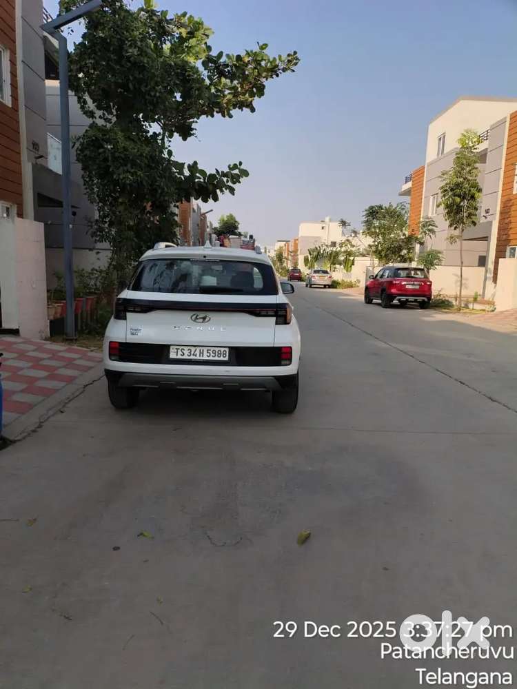 Venu Sx Diesel 1.5 Showroom Track Vehicle