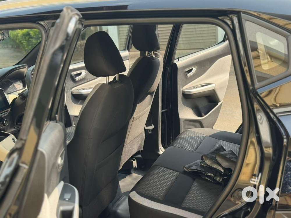 Nissan Magnite 15000 Km Automatic Xv