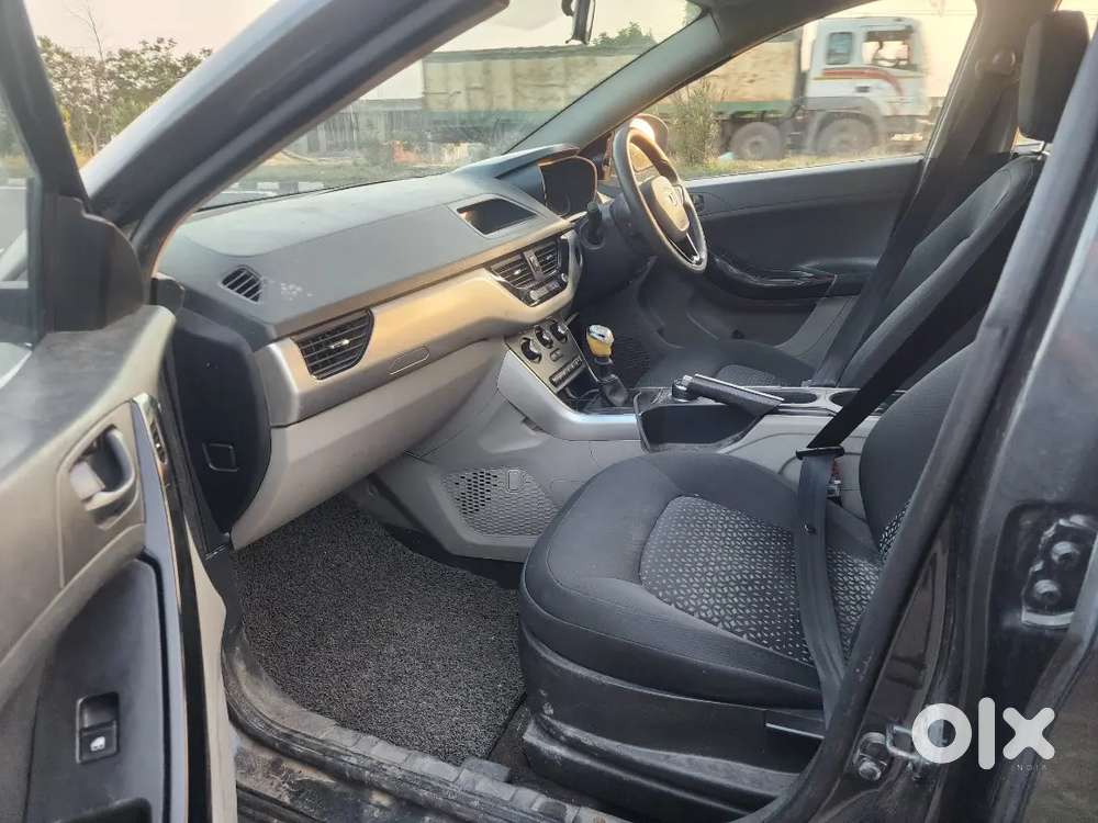 Tata Nexon 2018 Petrol 70000 Km Driven