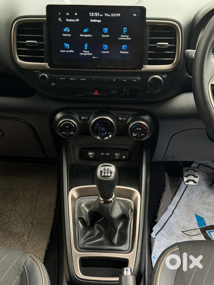 Hyundai Venue Sx Knight Edition Mt, 2024, Petrol
