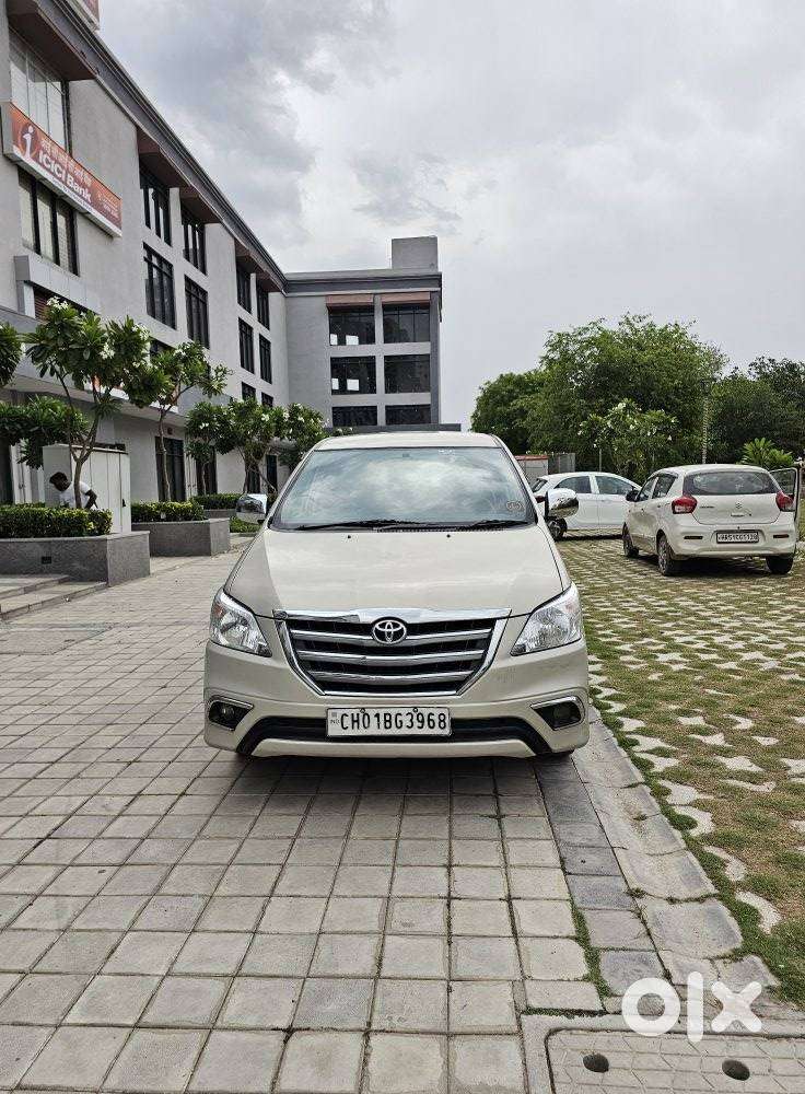 Toyota Innova 2.5 G (diesel) 8 Seater Bs Iv, 2016, Diesel