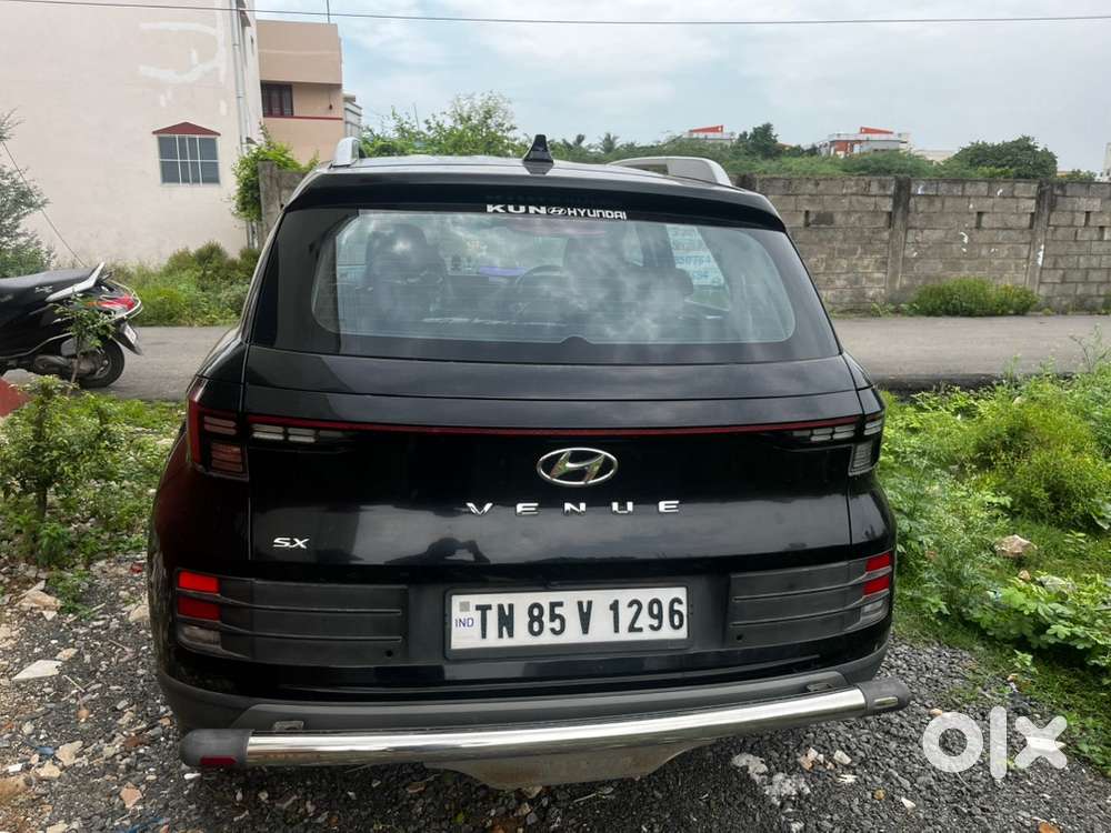 Hyundai Venue Petrol 2024