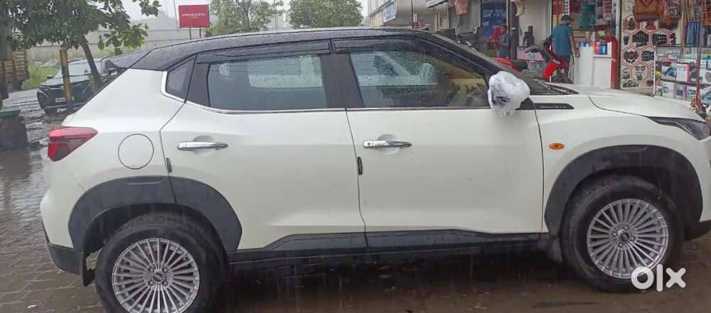 Nissan Magnite 1.0 Xv Premium 2025