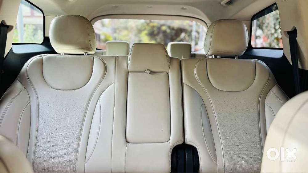 Mahindra Xuv700 2.0 Ax 7 Petrol At Str, 2022, Petrol