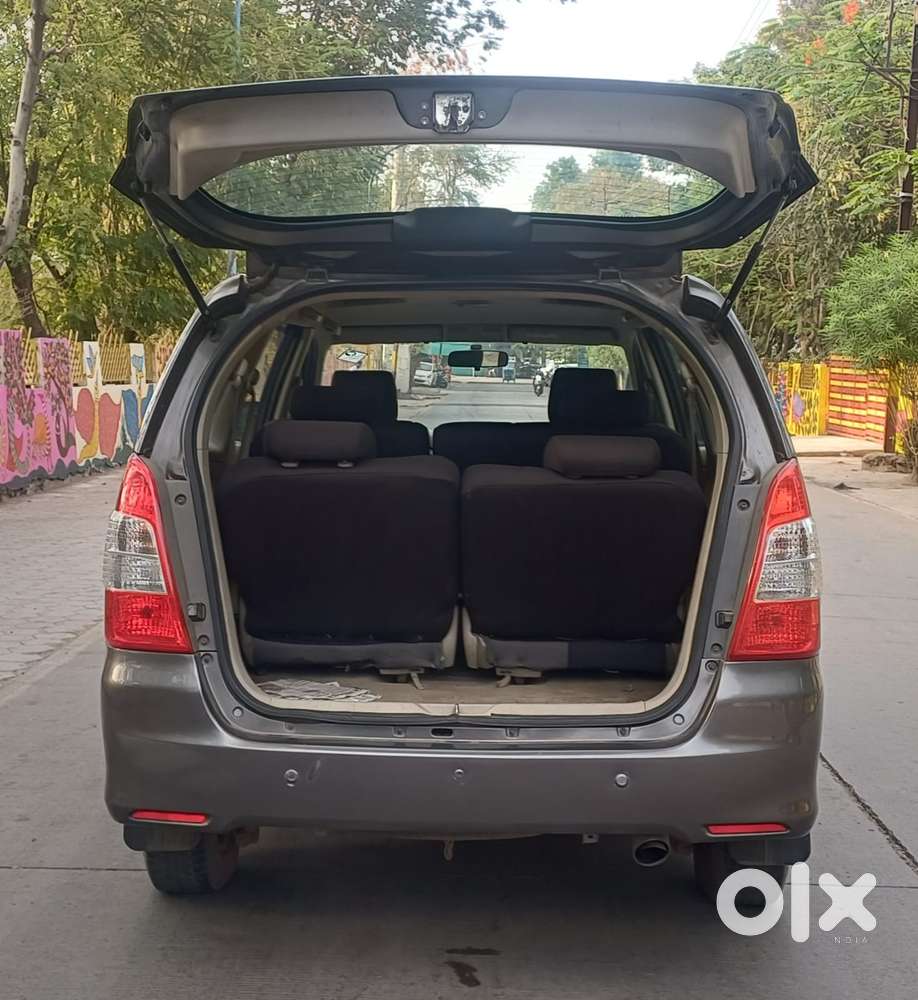 Toyota Innova [2013-2016] 2.5 G4 8 Str, 2014, Diesel