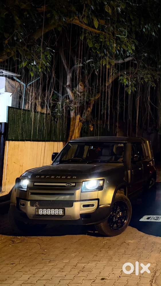 Land Rover Defender 2023 Petrol Well Maintained