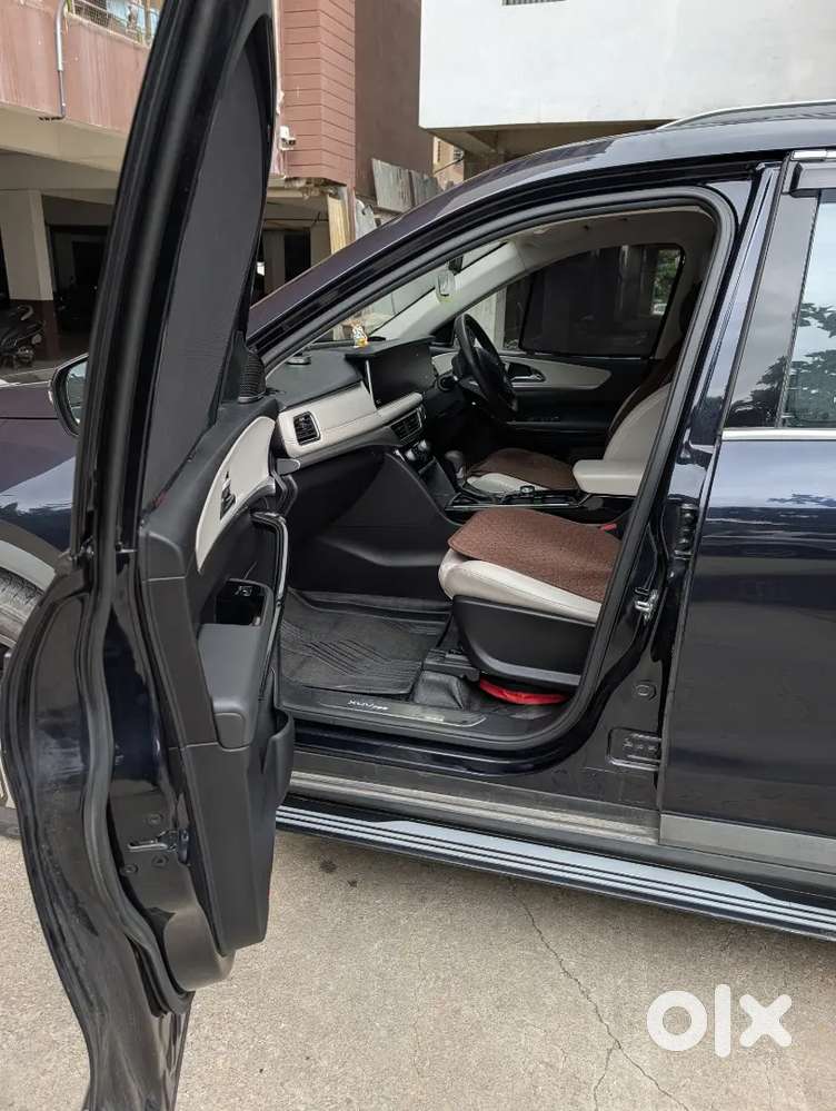 Mahindra Xuv700 2023 Petrol Well Maintained