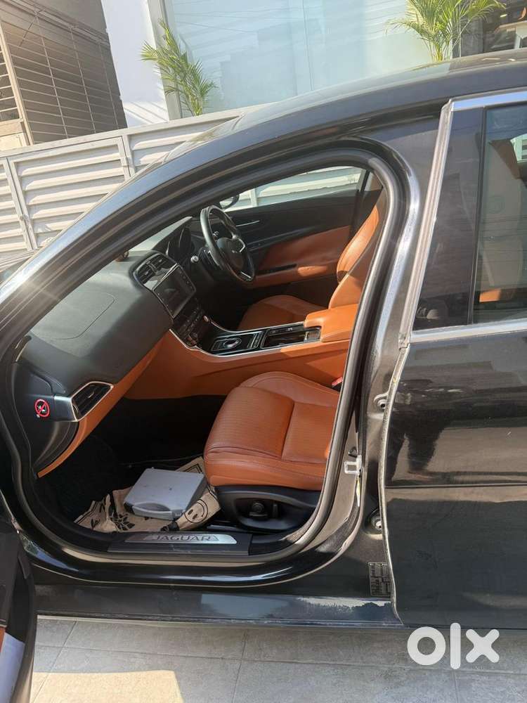 Jaguar Xe 2019 Portfolio Top End Luxury Immaculate Condition