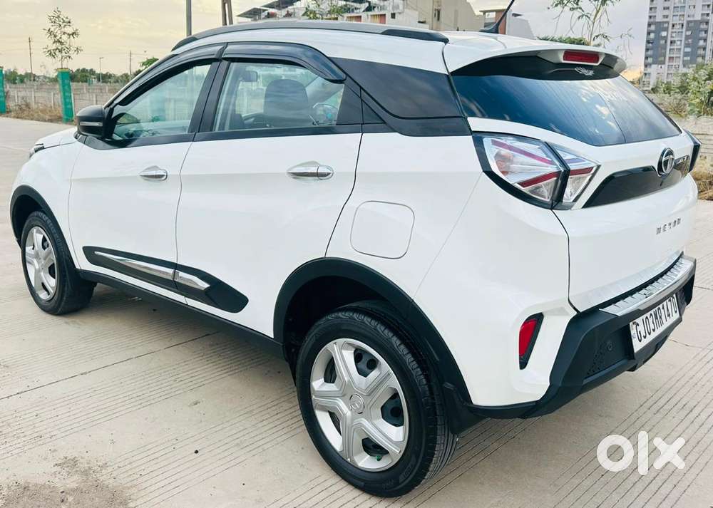 Tata Nexon, 2023, Petrol