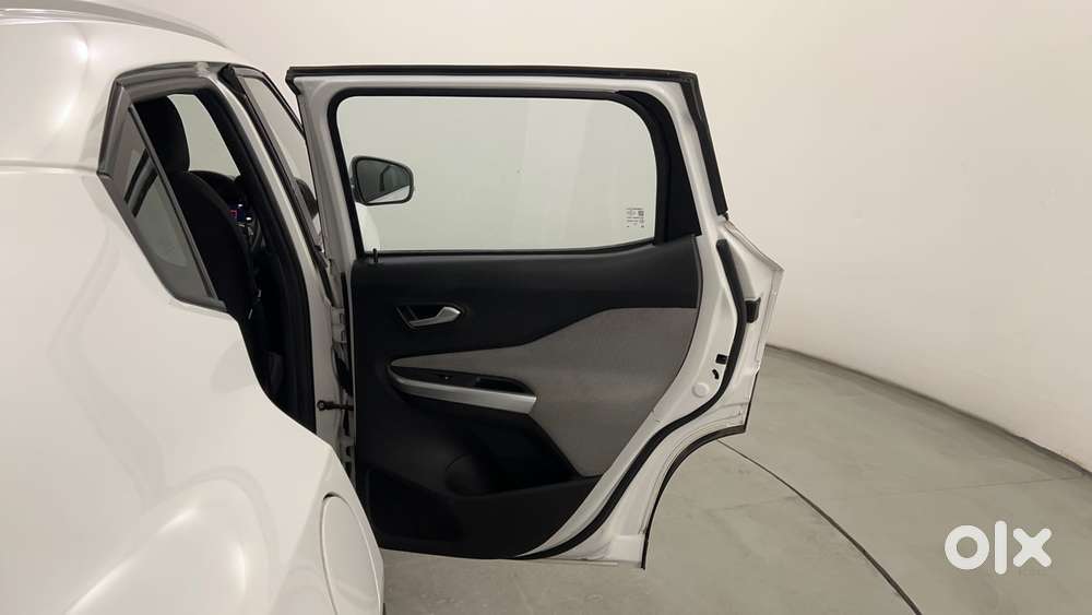 Nissan Magnite 1.0 Xv, 2021, Petrol