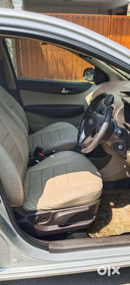 Hyundai I20 2010-2012 1.2 Asta Option With Sunroof, 2011, Petrol