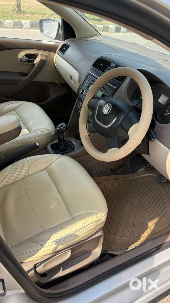 Skoda Rapid 1.6 Mpi Ambition, 2012, Petrol