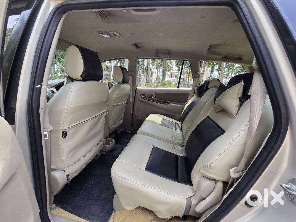 Toyota Innova 2.5 V 8 Str, 2015, Diesel