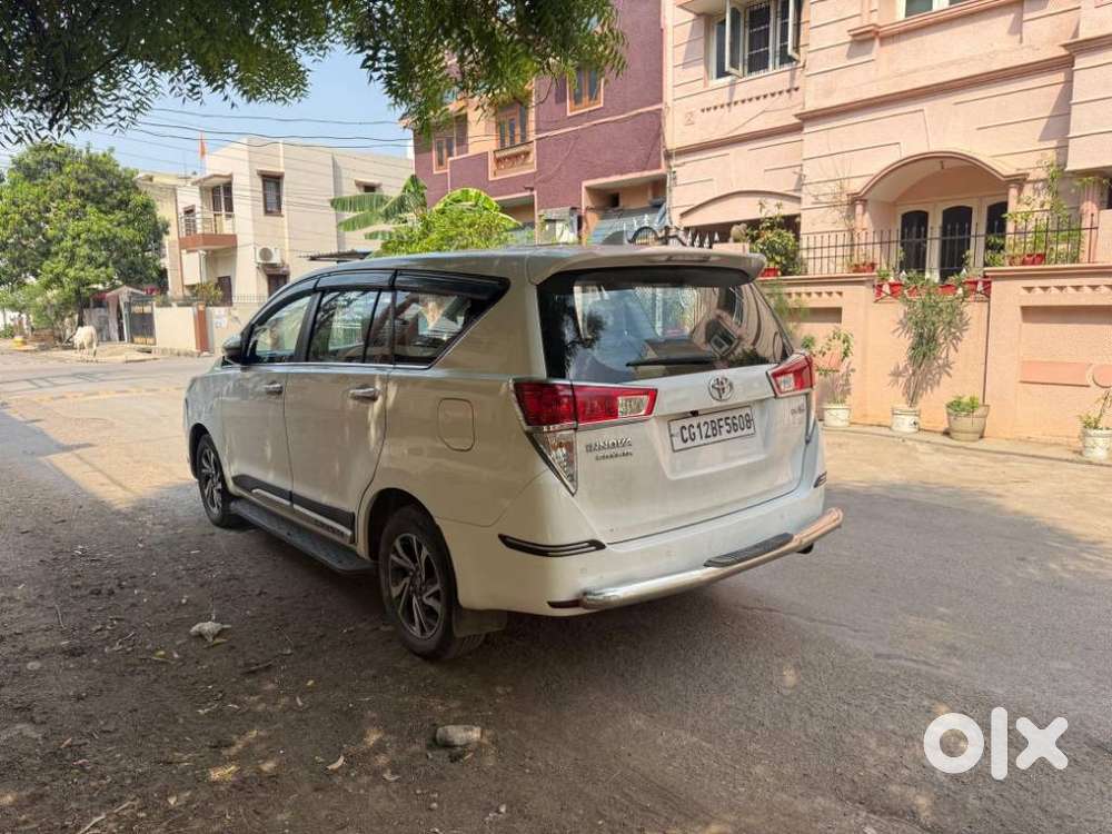Toyota Innova Crysta [2020-ongoing] 2.7 Gx Mt 8 Str, 2022, Diesel