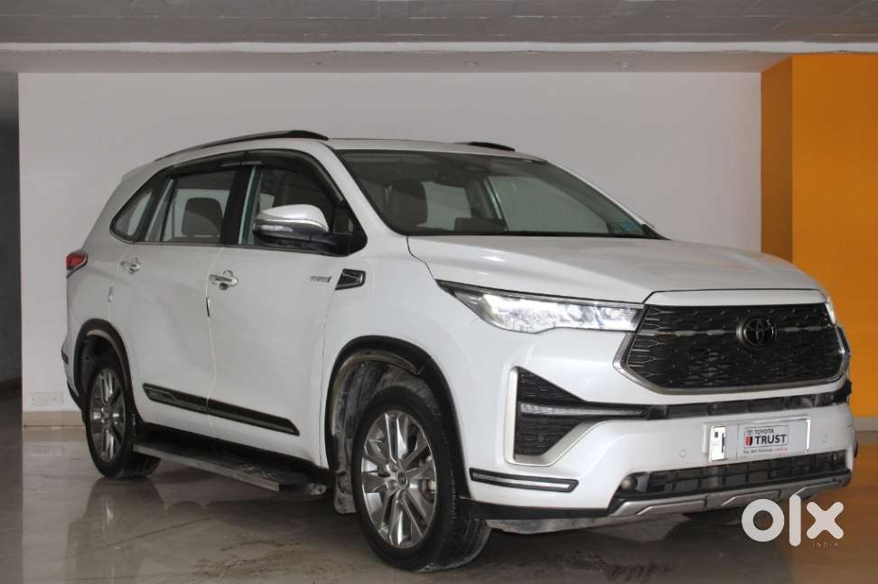 Toyota Innova Hycross 2.0 Zx (o) Hybrid 7 Str, 2024, Petrol