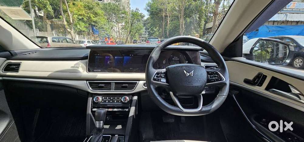 Mahindra Xuv700 2.2 Ax 7 Diesel At Str, 2023, Diesel