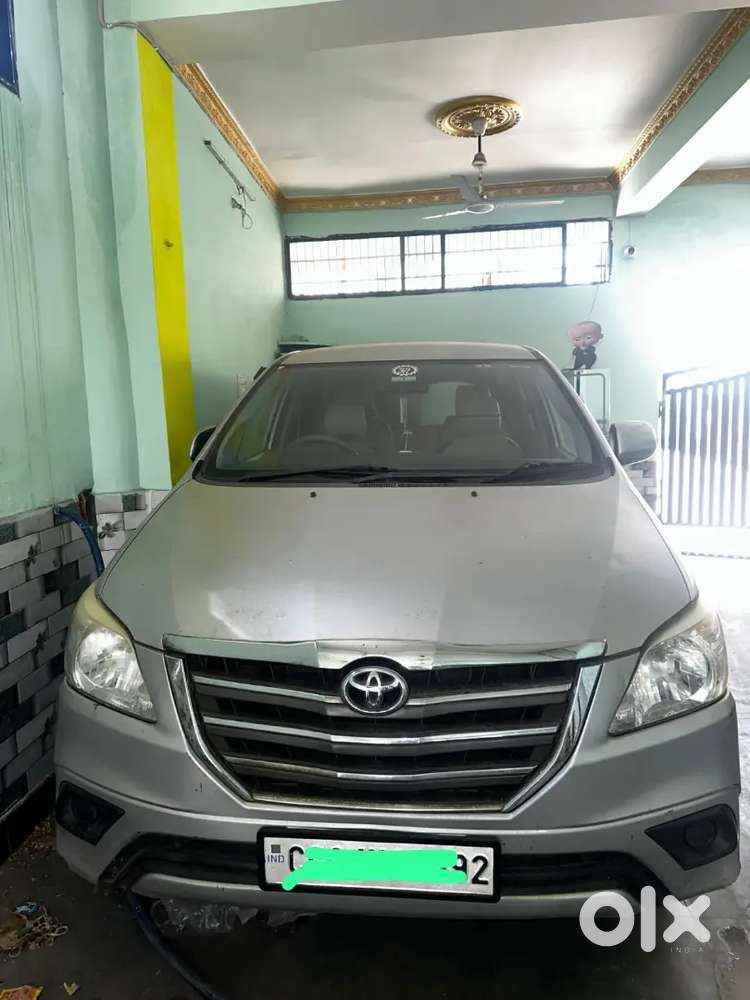 Toyota Innova 2015