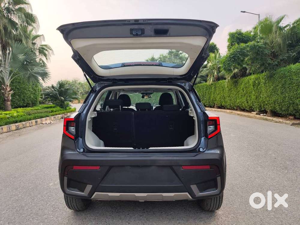 Mahindra Xuv 3xo Ax5 Pm At, 2026, Petrol