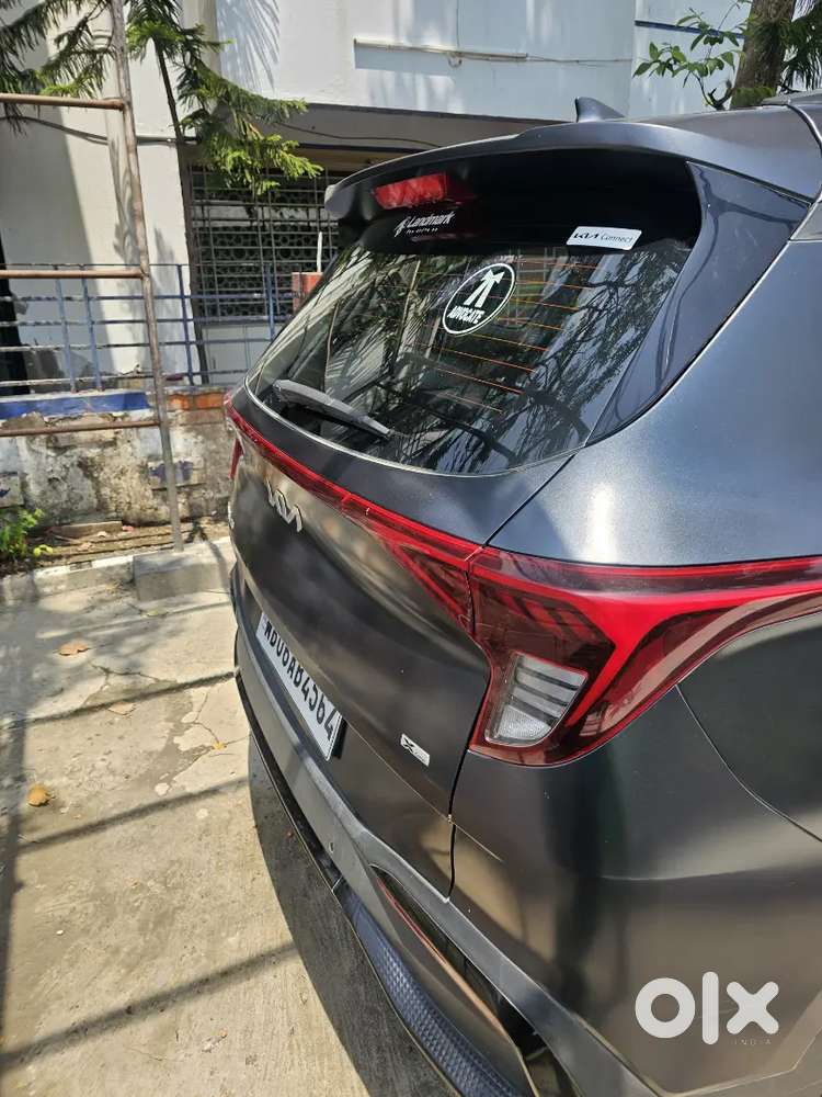 Kia Carens 2025 Petrol Well Maintained