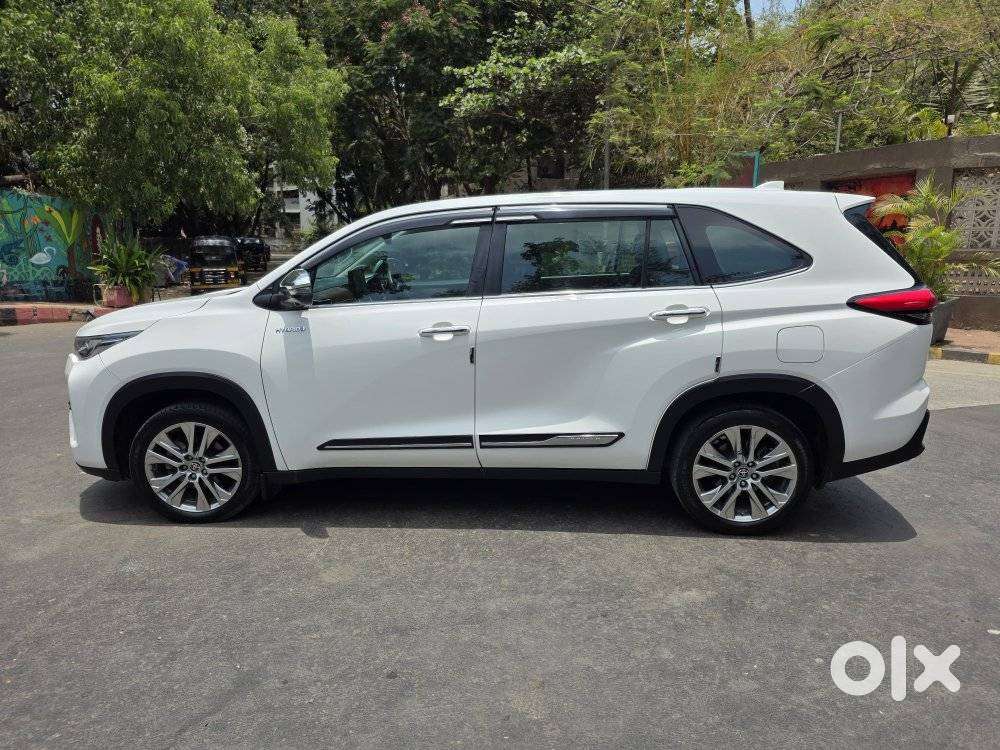 Toyota Innova Hycross 2.0 Zx (o) Hybrid 7 Str, 2023, Petrol