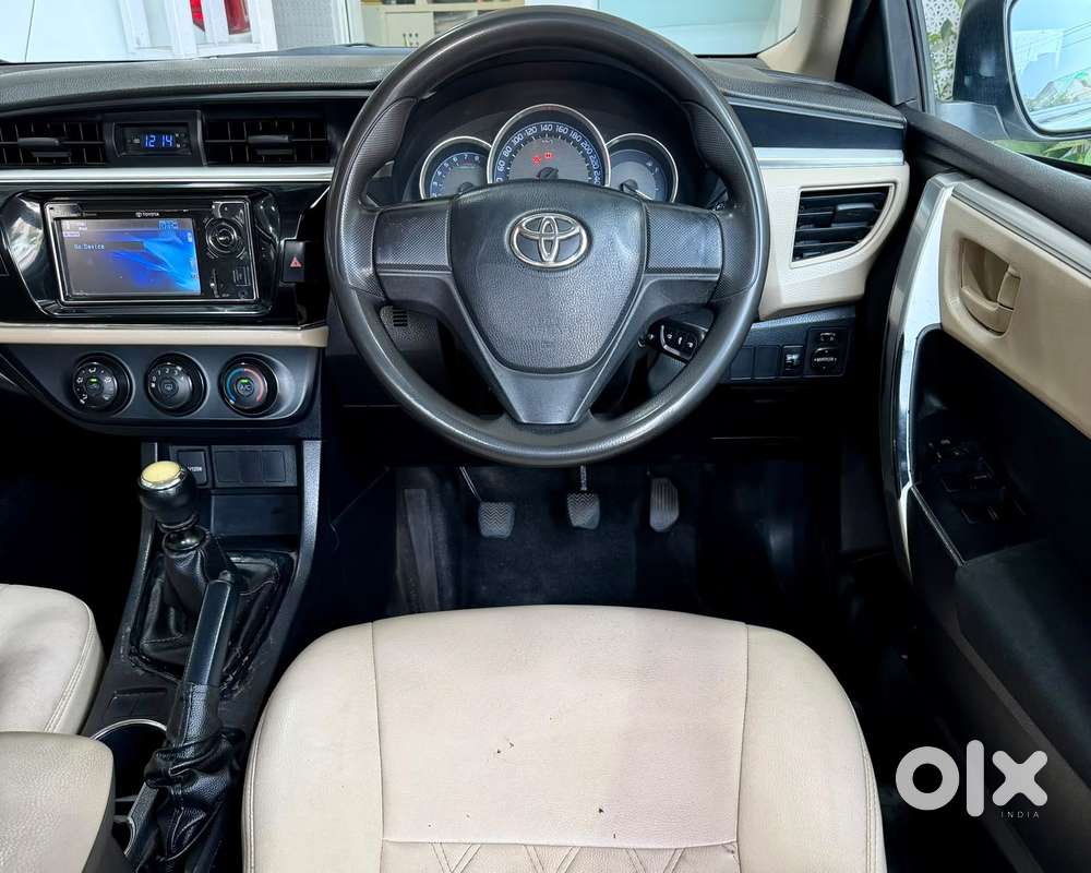 Toyota Corolla Altis 1.8 J, 2014, Petrol