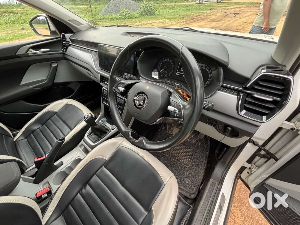 Skoda Kushaq 1.0 Tsi Ambition, 2022, Petrol