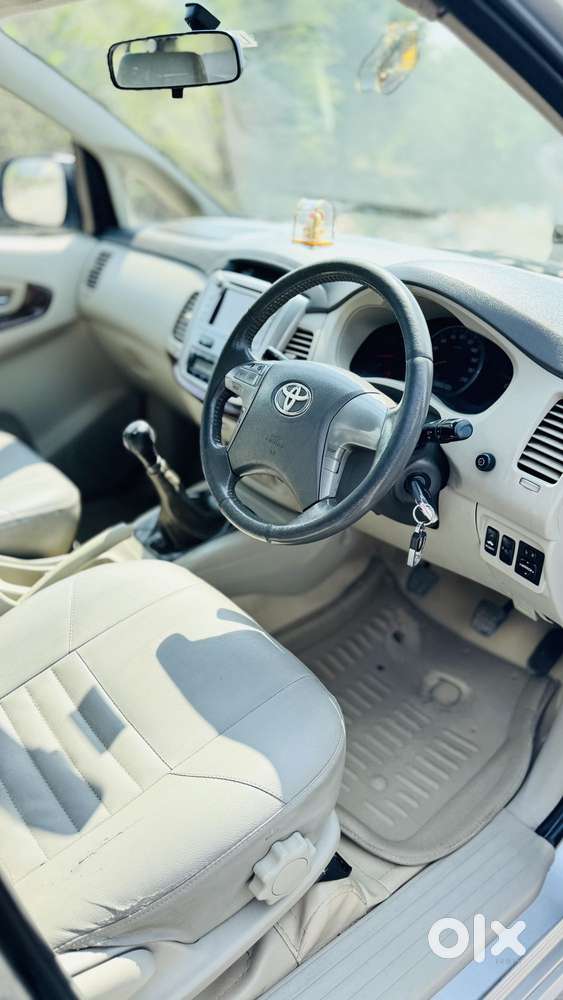 Toyota Innova 2.5 Vx 8 Seater Bs Iv, 2014, Diesel