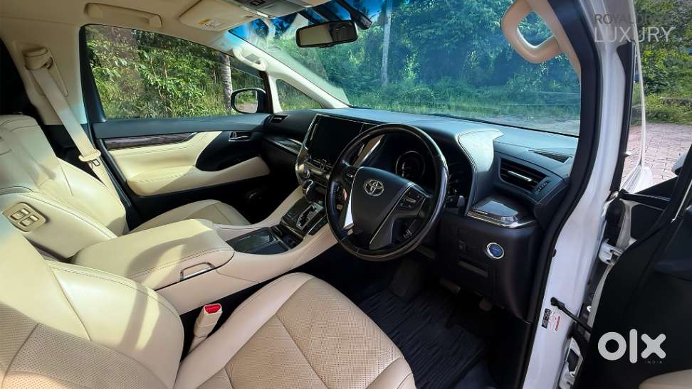 Toyota Vellfire, 2021, Petrol