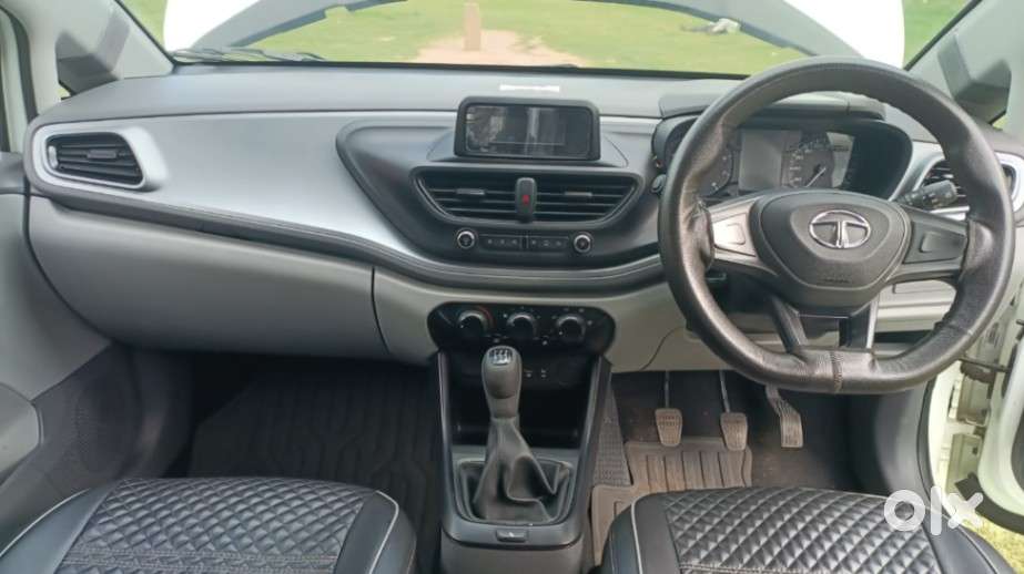 Tata Altroz 1.2 Xe, 2020