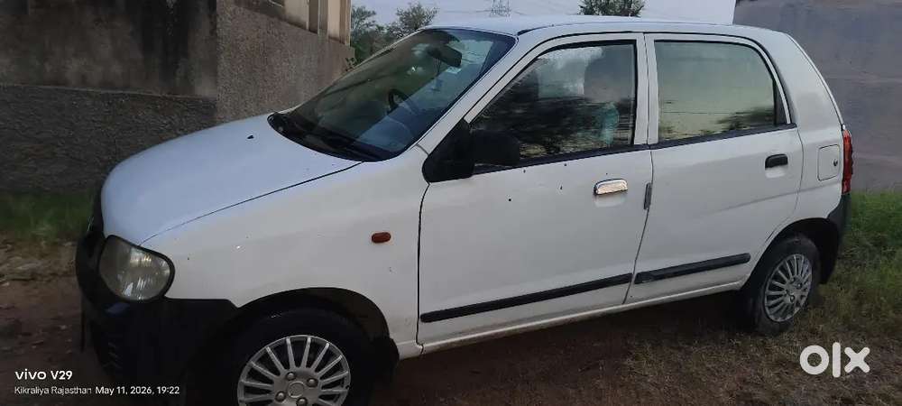 अल्टो गाड़ी है 11 मॉडल जिस भाई को लेना है वह संपर्क करे