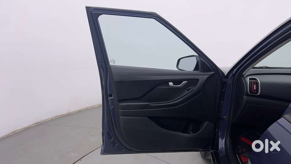 Hyundai Creta 1.5 S Plus Knight Petrol Dual Tone, 2022, Petrol