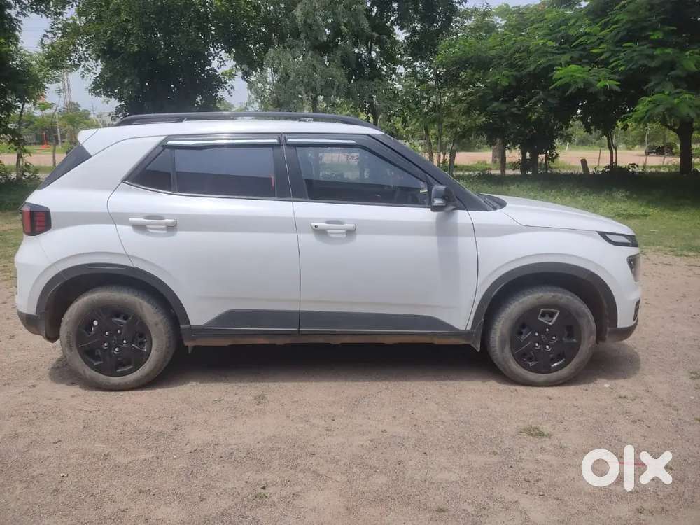 Hyundai Venue Petrol Knight 2024 Edition