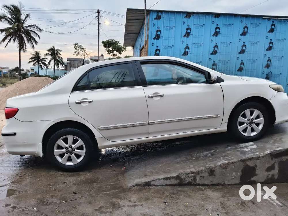 Toyota Corolla Altis 2011 Diesel 200000 Km Driven