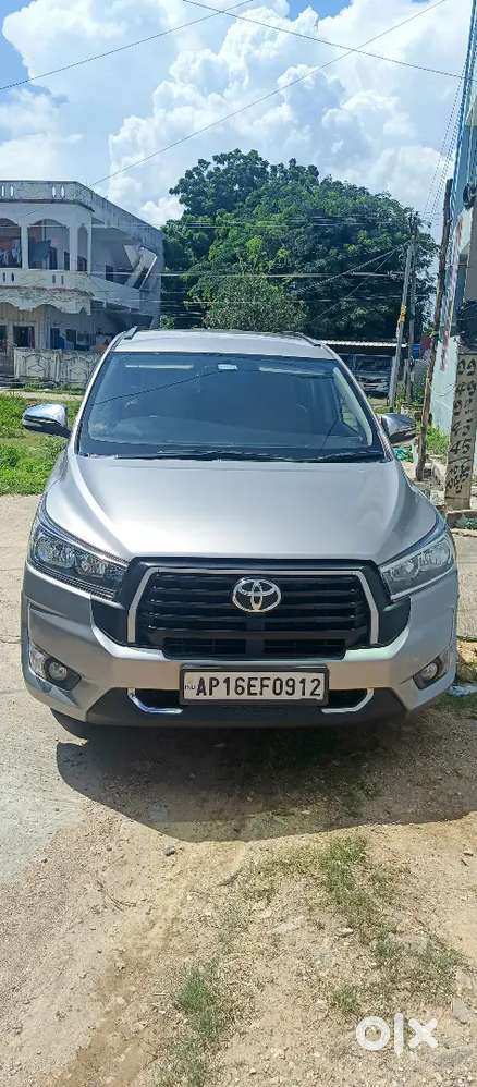 Toyota Innova Crysta 2016 Diesel 242000 Km Driven