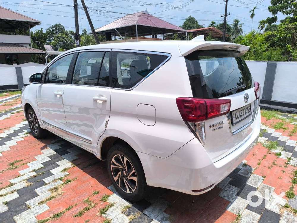 Crysta White In Excellent Condition For Sale