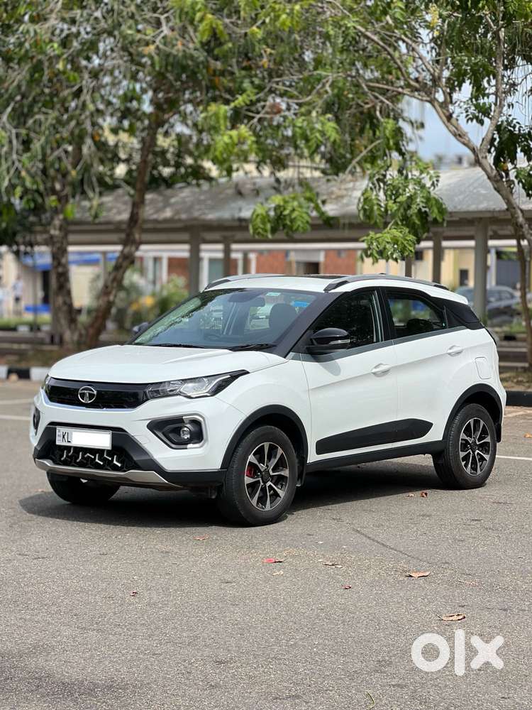 Tata Nexon 1.2 Revotron Xza Plus, 2020, Petrol
