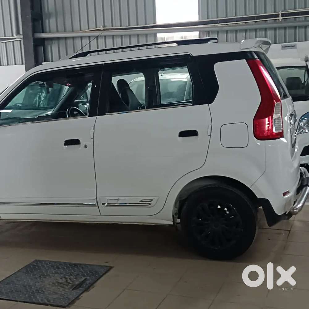 Only Genuine Buyers Contact Me 
Broker And Car 24 Spinny Don't Contact