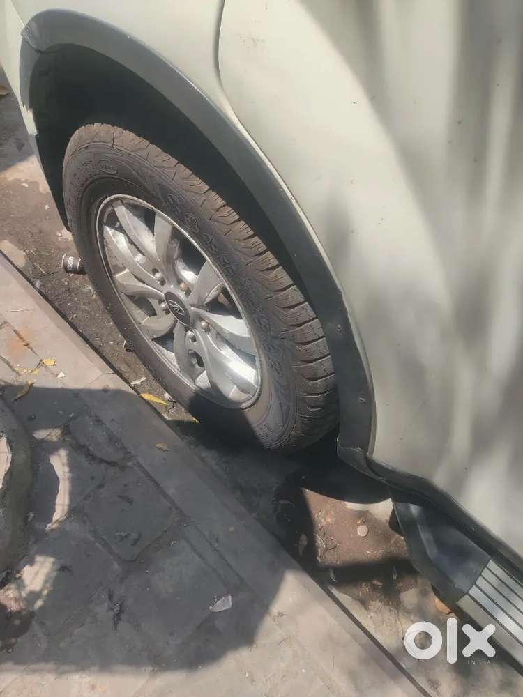 Mahindra Xuv500 2016 Diesel 90000 Km Driven