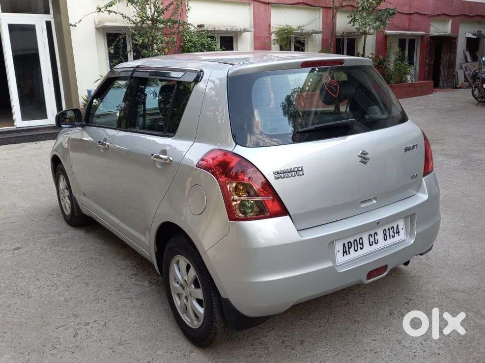 Maruti Suzuki Swift Vvt Zxi, 2010, Petrol