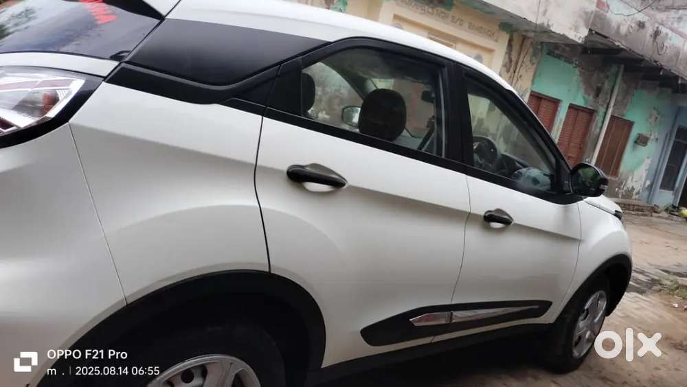 Tata Nexon 2022 Petrol 43000 Km Driven, 2nd Owner In Family Relation.